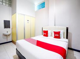 Foto di Hotel: OYO Flagship 90890 Bratang Gede Residence