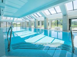 Luxury apartment Vodolei, hotel in Krapets