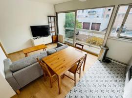 ホテル写真: Furnished Apartment With Balcony & Parking in A Secure Residence