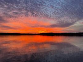 A picture of the hotel: Lake Escape! On the lake! Amazing Sunsets!