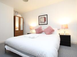 Hotel Photo: Spacious 1- Bedroom Apartment in E16