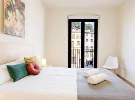 Hotel Photo: Besalu 21 New stylish apt on Plaça Llibertat