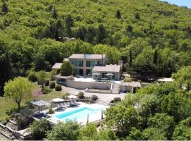 Foto do Hotel: Magnifique propriété avec vues panoramiques et piscine privée