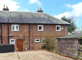 A picture of the hotel: 3 Apsley Cottages