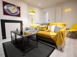 호텔 사진: Nadler House 1 Bed Basement Apartment