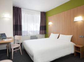 होटल की एक तस्वीर: B&B HOTEL Nîmes Ville Active, parking sécurisé gratuit