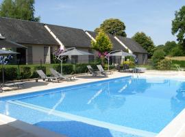 A picture of the hotel: Hôtel Restaurant Les Coquelicots, The Originals Relais (Inter-Hotel)