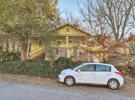 Hotel Foto: Asheville Carefree Cottage about 6 Mi to Town!