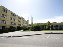 Lenas West Hotel