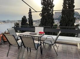 Hotel fotografie: So Athens - Luminous duplex apt in Plaka, Acropolis views