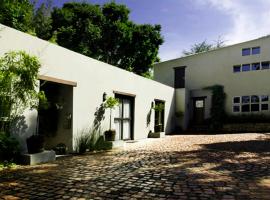 होटल की एक तस्वीर: Craighall Garden Studios & Lofts