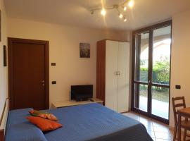 Zdjęcie hotelu: Apartment Lake Maggiore - Elisa