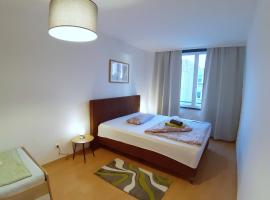 Hotel Photo: LEA-Apartment, 2 Raum, Balkon TG zentral am Park