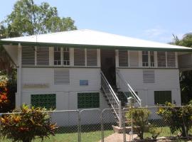 Daggoombah Holiday Home Magnetic Island, Hotel in Arcadia