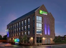 Holiday Inn Express Cambridge West - Cambourne by IHG