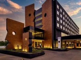 Essentia Luxury Hotel Indore, hotel in Indore