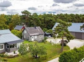 A picture of the hotel: Gotland, Hästgård i Stånga