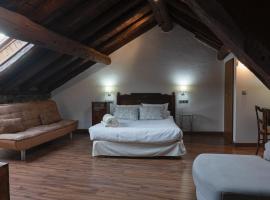 Hotel Photo: 1703 CHAMBRE ET TABLE D'HOTES