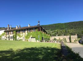 ホテル写真: Clos de Mont July, chambres avec vue et terrasse dans demeure historique