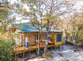 Hideaways Mankwe Tented Retreat, Greater Moremi,位于Chiro Pan的酒店
