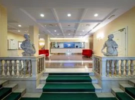 Ambassador Palace Hotel โรงแรมในอูดิเน