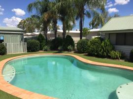 Chinchilla Tourist Park, hotel in Chinchilla