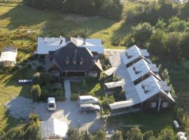 Hosteria Catalina sm, hotel in Hornopiren