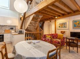 Hotel Photo: Le Séjour Honfleurais - Duplex 3 with Local Charm - Center - 4 P