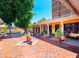 Hotel Colonial La Casa De Siempre، فندق في فاليدوبار