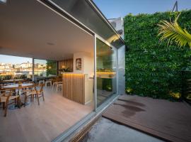 We Hate F Tourists, Hotel in Lissabon