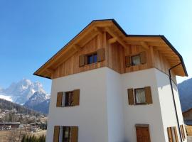 Hotel Photo: Pelmo Mountain Lodge