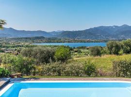 Hotel Photo: Villa Vittoria con piscina e vista lago by Wonderful Italy