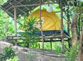 Hotel Foto: Raw Camping at Camping Paradise Singalong Mountain Garden