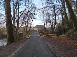 Hotel Photo: Le Moulin De Bretigneul