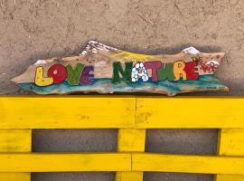 Eldos-Ata Eco Hotel, hotel v destinaci Tossor