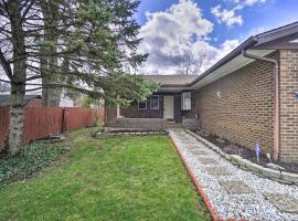 Hotel Photo: Delightful Tipp City Unit with Covered Patio!