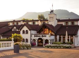 Фотография гостиницы: Swiss-Chalet Merlischachen - Romantik Schloss-Hotel am See