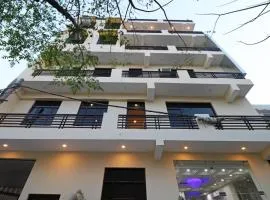 Hotel Airlift at Delhi Airport