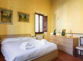 A picture of the hotel: Cozy classic Italian house near Santa Croce, on the Lungarno
