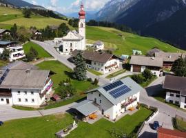 Hotel fotoğraf: Marhof Pustertal