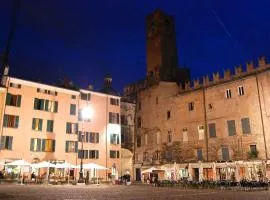Hotel dei Gonzaga, MantegnaHotels
