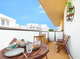 होटल की एक तस्वीर: Casa di Flora Luxurious Apartment in Rhodes