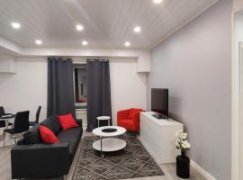 รูปภาพของโรงแรม: Alexi Apartments - Newly Renovated Apt in the Heart of the City near to Railway Station and Nokia Arena