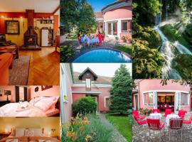 รูปภาพของโรงแรม: Villa Holiday Home Kuća za odmor Slavonka