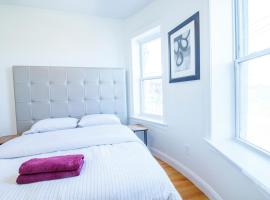 Foto do Hotel: 4BR 1,5BH Sunny Apt in Roxbury