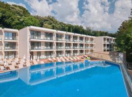 Hotel fotografie: GRIFID Hotel Foresta - All Inclusive & Free Parking - Adults Only