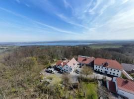 Hotel Photo: Hotel Kreuzbergbaude beim Berzdorfer See