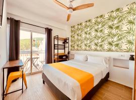 รูปภาพของโรงแรม: Nanit Rooms Ibiza Hostal