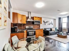 Hotel Photo: Amazing 2BD steps from the Convention Center