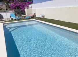 รูปภาพของโรงแรม: Magnifique villa avec piscine